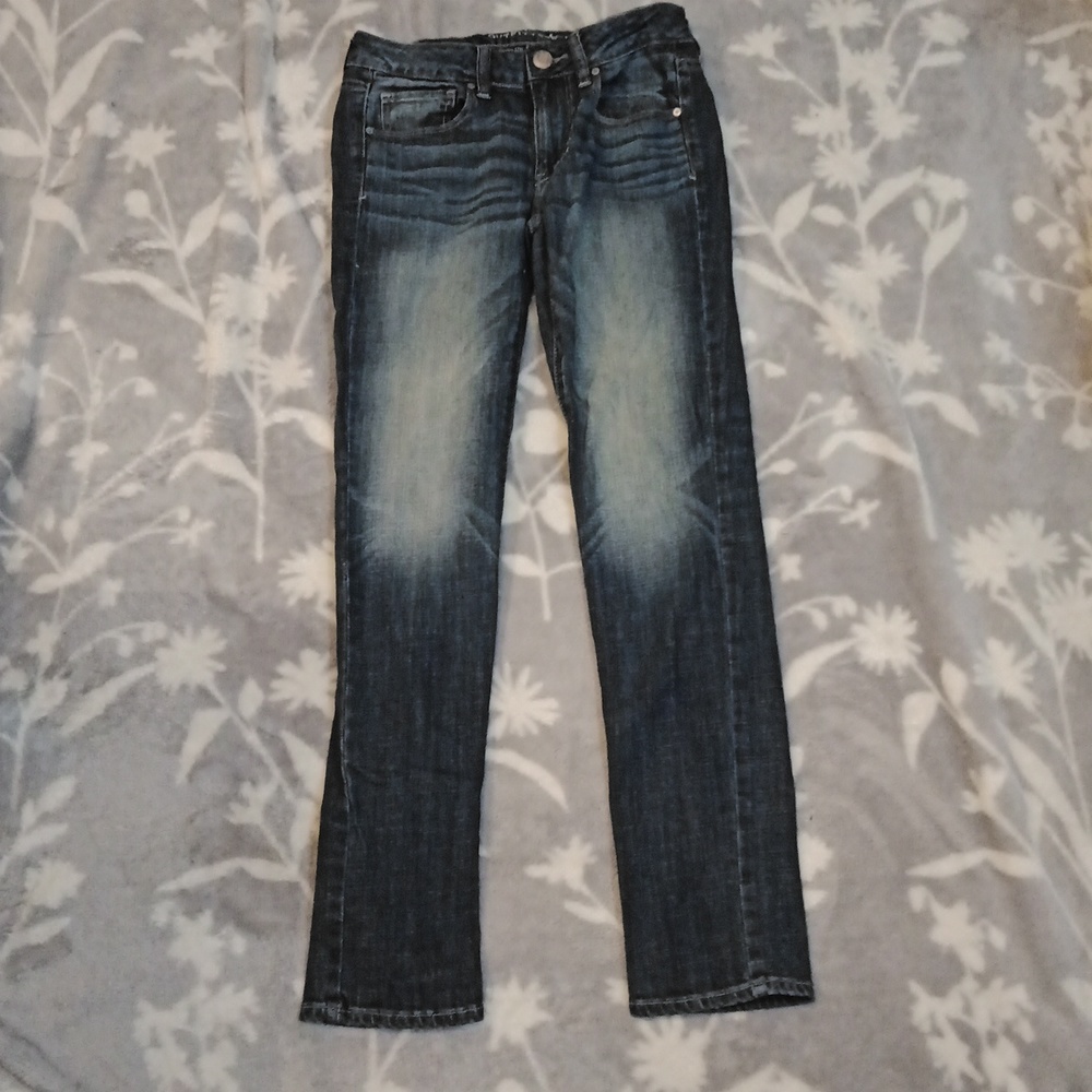 EUC American Eagle Stretch Skinny Distressed Blue Jeans. Sz 2